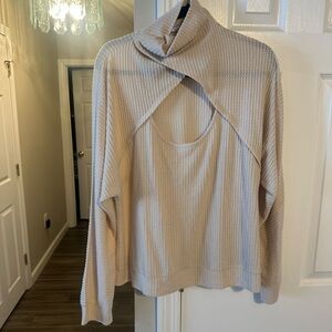 Venus sweater with front cutout